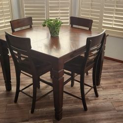 Kitchen Table and Chairs