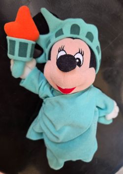 DISNEY MINNIE MOUSE STATUE OF LIBERTY