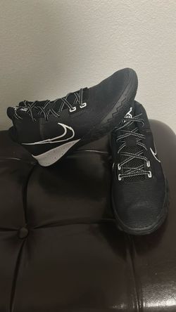 Nike Kyrie Basketball Sneakers Black White