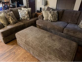 Home Zone Sofa, Loveseat & Ottoman – Freshly Cleaned – Excellent Condition