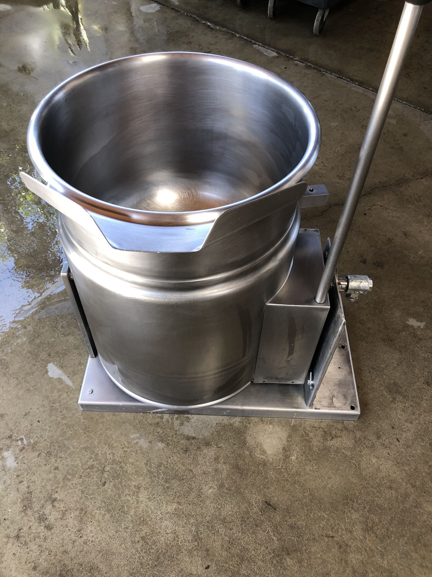 Stainless Steel Mixing Kettle $1300