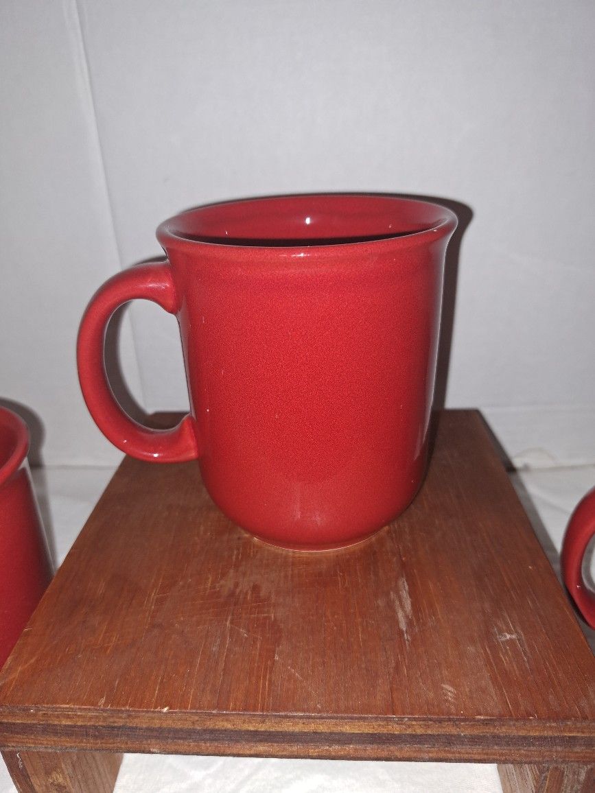 Pier 1 red, 14 oz Earthenware coffee mug. Spain Set of 4