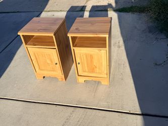 Modern set of side tables with door