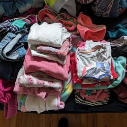 Lots Of 4T Girls Clothes 