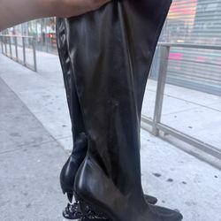 Woman’s Heels SIZE 10