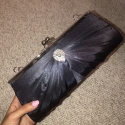 Women’s Gray Clutch