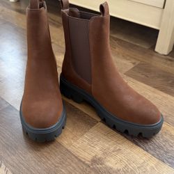 Journey Collection Brown Ankle Boots