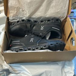 On Cloud Women Sneakers 