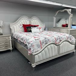 4PC King Bedroom Set 🔥 SALE 🎄🎄