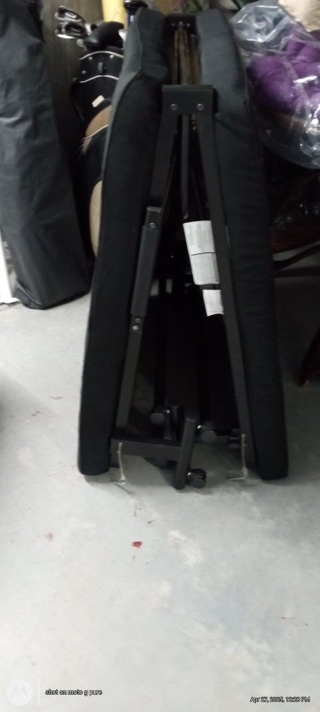 Rolling Pull Out Cot