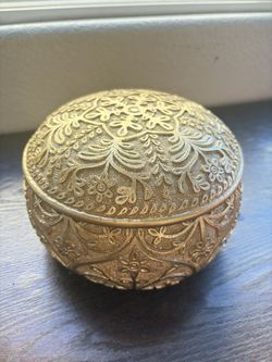 Gold Table Decor
