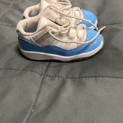 Nike Air Jordan 11 Retro BT UNC Carolina Blue