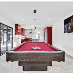 BEAUTIFUL  RED  FELT POOL  TABLE