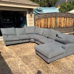 Large Gray Sectional Couch Sofa. I Can_de_liv_er 🚚 