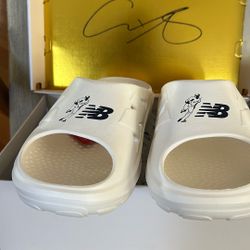 Obtain slides By New balance