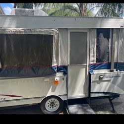 2005 Pop Up Camper