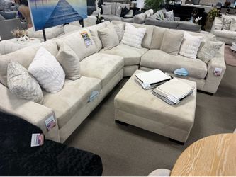 Down feather cloud seating customizable sectional! Easy financing! 💙☎️🏡