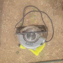 RYOBI Saw