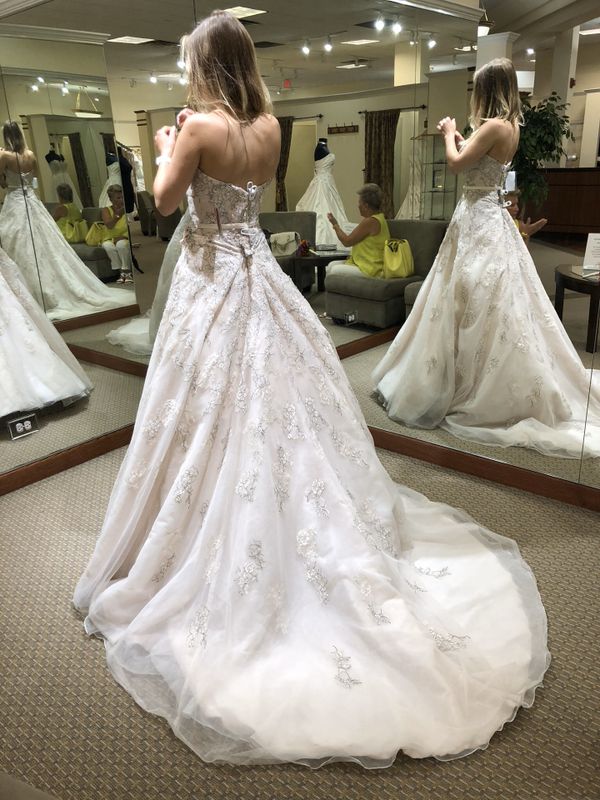 Wedding Dress for Sale in Schaumburg, IL - OfferUp