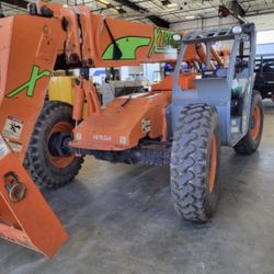 2007 Xtreme XRM842 8,000 # 8K pound Reach Forklift - Telehandler