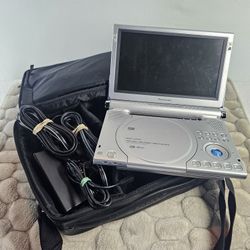 PANASONIC PORTABLE DVD AUDIO VIDEO PLAYER DVD-LA95 w/ACC

