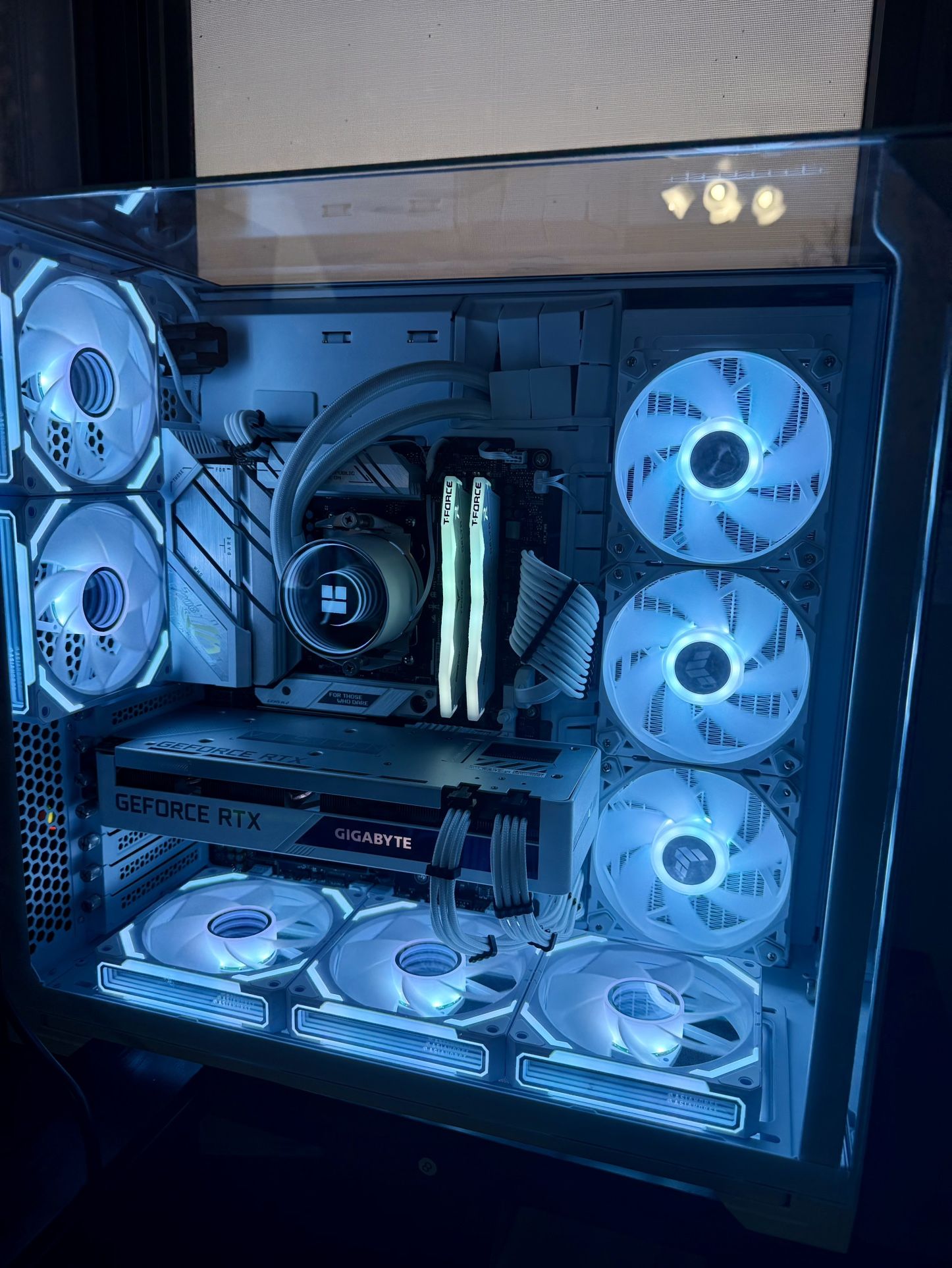White ⚪️ Custom ULTRA-Performance PC | 32GB DDR5 RAM | 1TB Storage