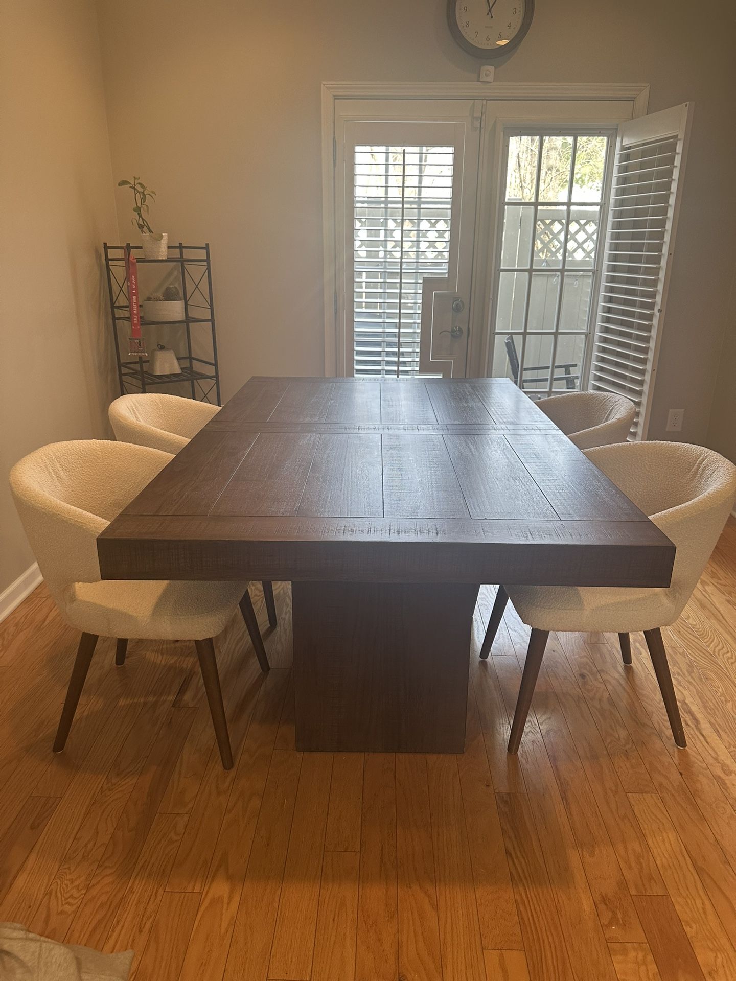 Kitchen Table & Chairs