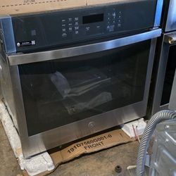 NEW GE 30 INCHES  SINGLE OVEN BUILT IN STAINLESS STEEL 