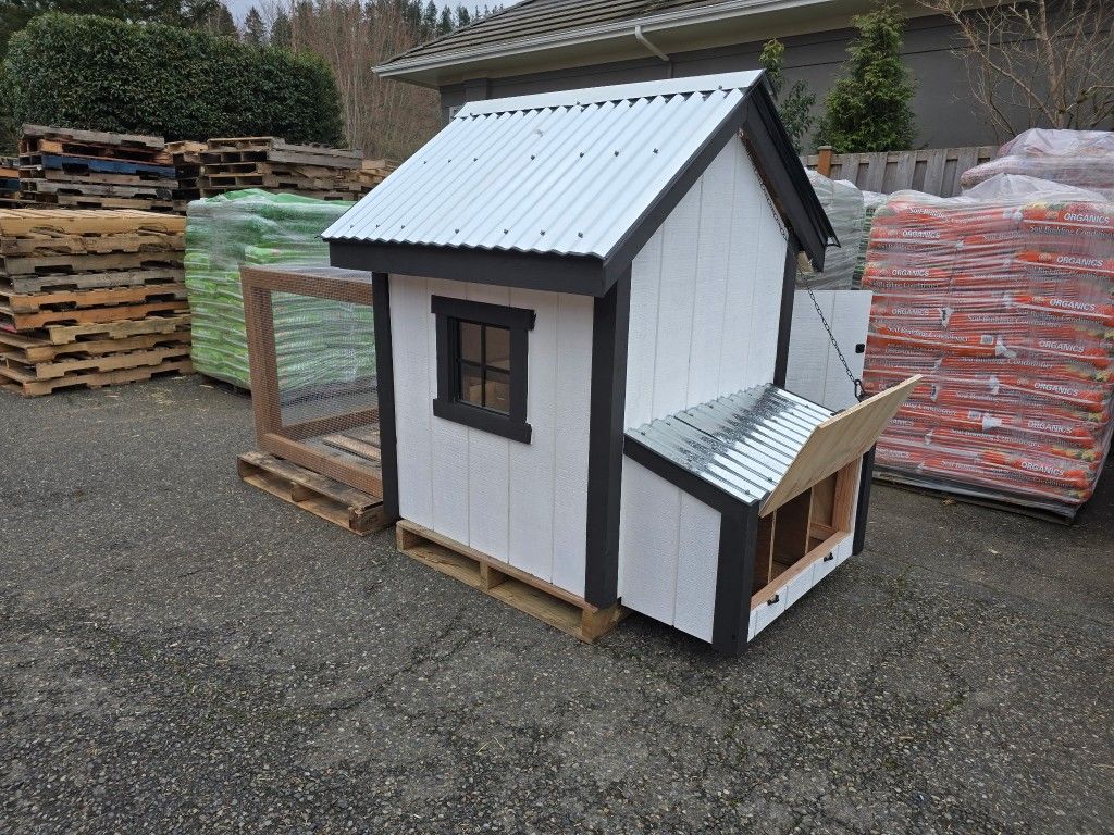 Farmhouse Chicken Coop