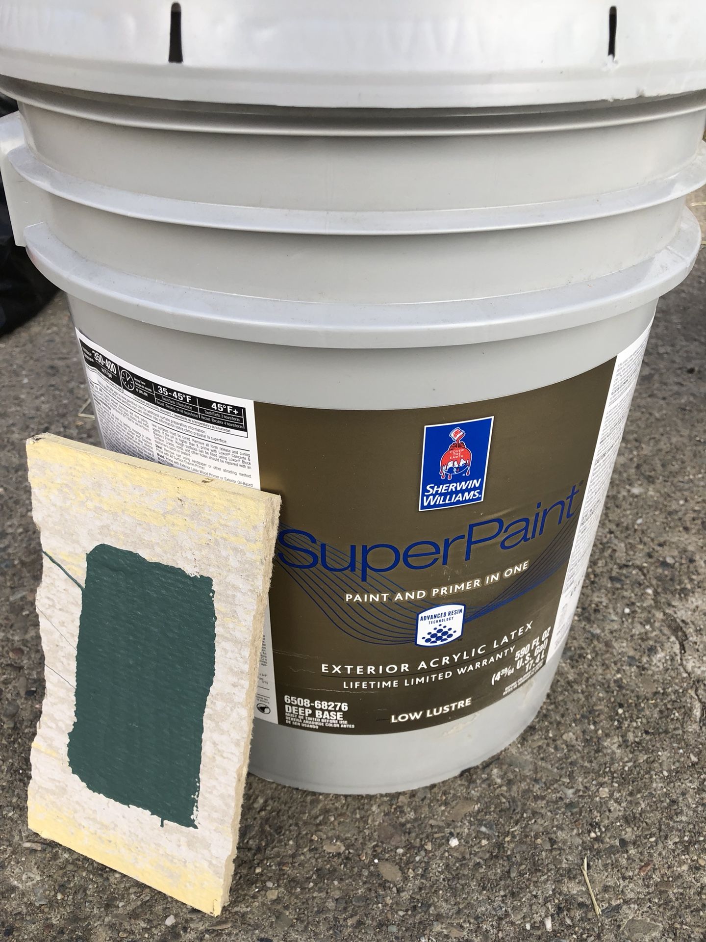 Sherwin Williams 5 galones de pintura color verde primer y pintura a la vez $50