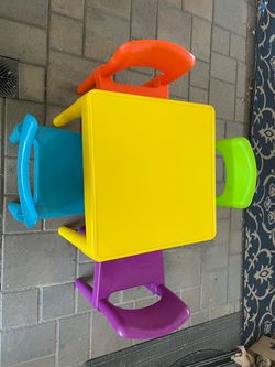 Kids plastic table and chairs set