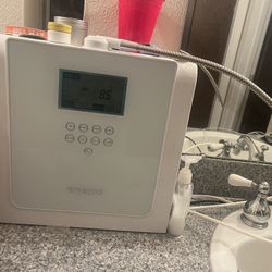 Alkaline Water And Acid Water ,water Purified 