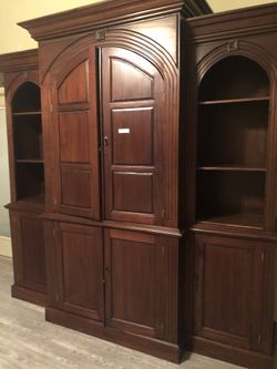 Entertainment center