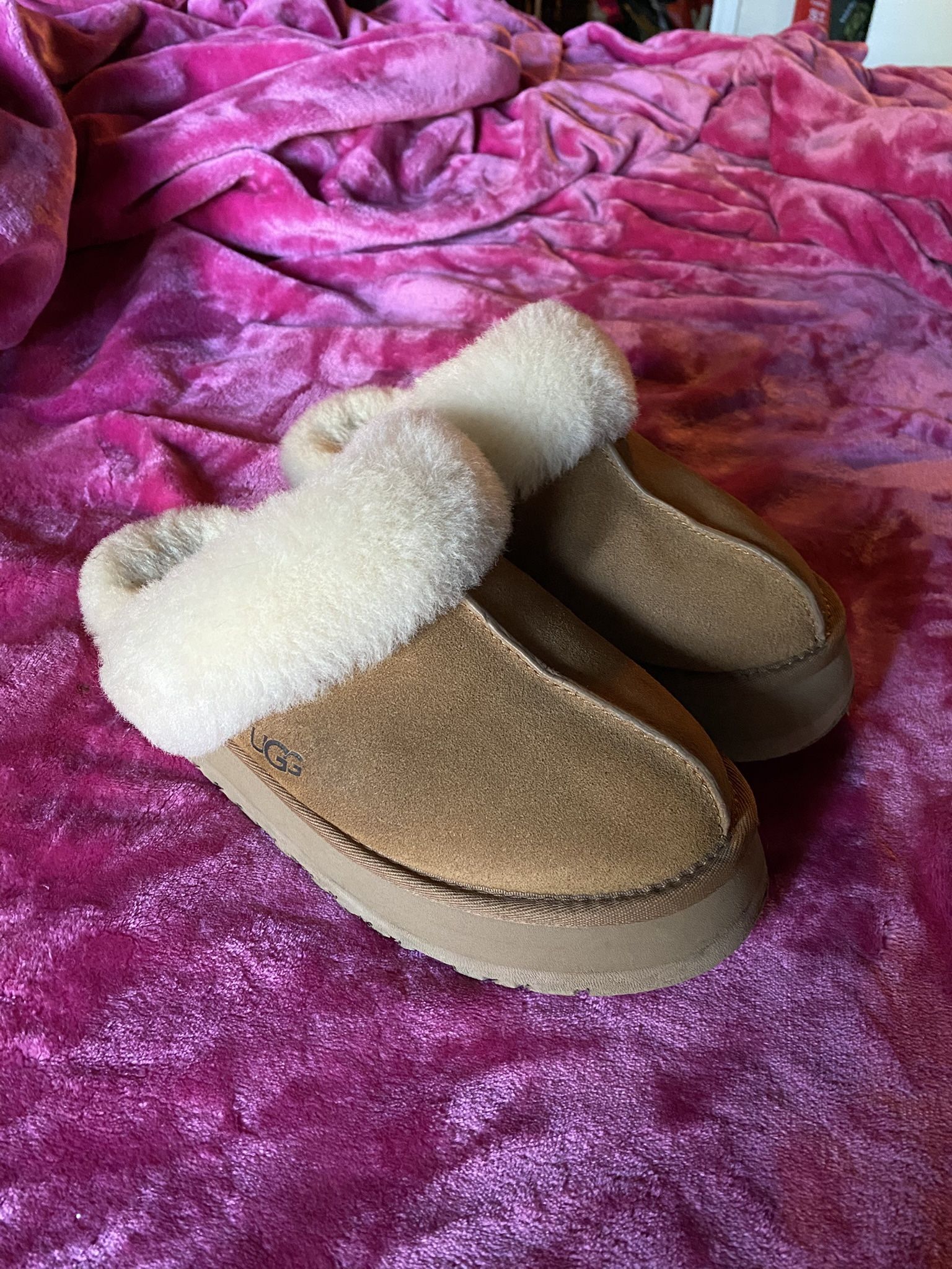 Ugg Slippers Size 8