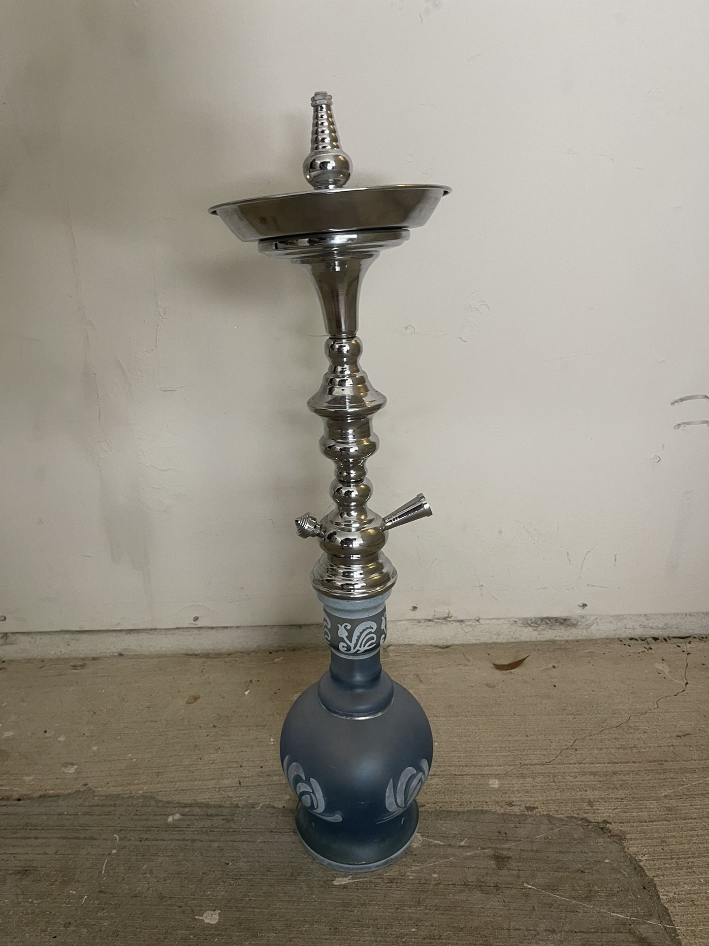 Used Hookahs For Sale Starting 40 For The White Vase To 100 For The Big Bottle. Price Is Negotiable!