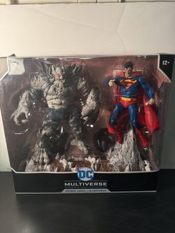 DC Multiverse Batman Earth 1 & Superman Dark Knight Metal.