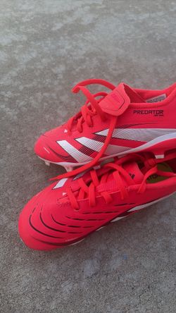Predator boys, cleats size 1 1/2