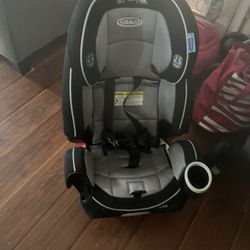 Graco Convertible Car seat In Perfect Condition 