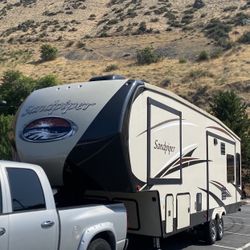 2018 FOREST RIVER SANDPIPER- RV -$43,700