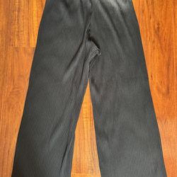 uniqlo pleated pants