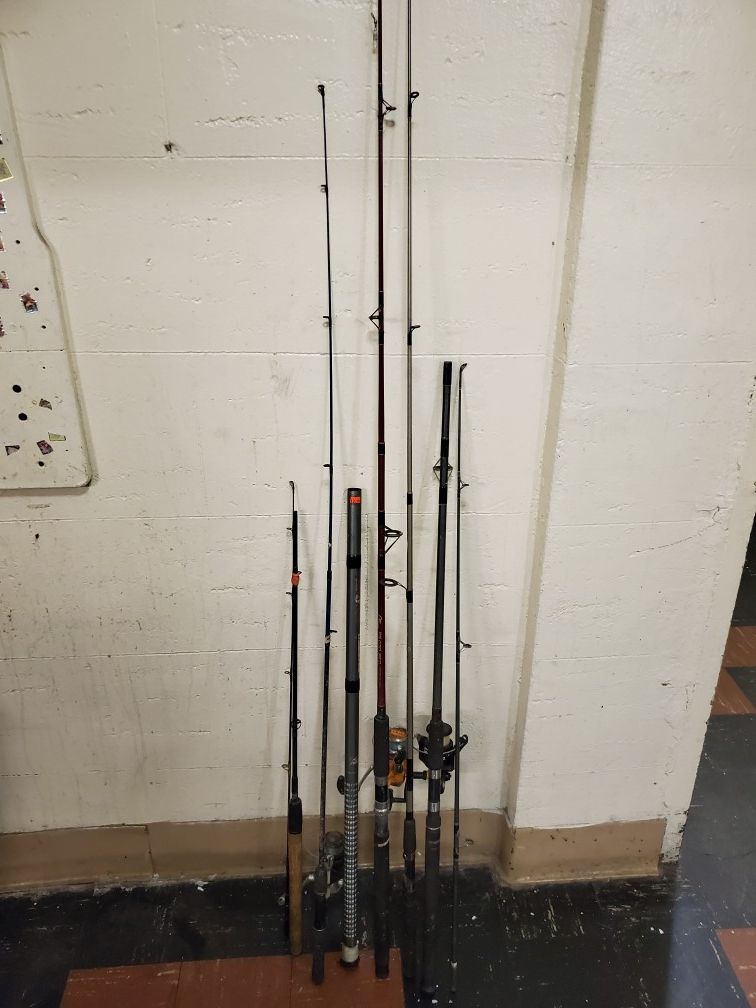5 Very Nice Fishing Rods With Reels .. Pick Up Only !!
