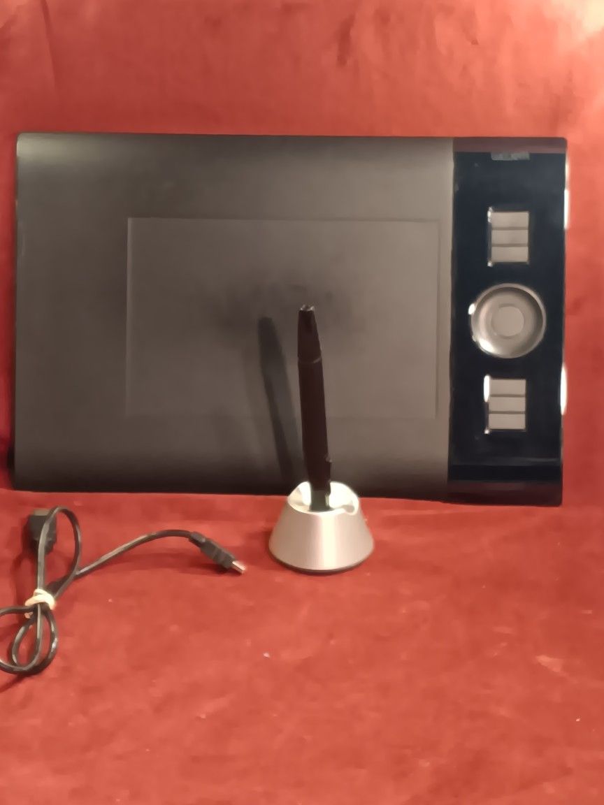 Wacom Intuos PTK-440 Black Intuos4 Pen Tablet