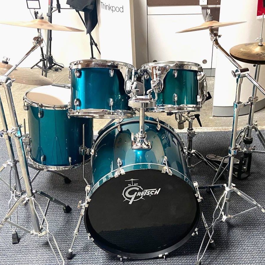 Versatile Gretsch Drum set with heavy duty hardware and new headspace 
