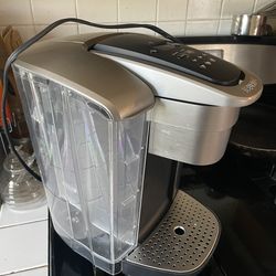 Keurig K-Elite Single Serve Coffee Maker – Strong Brew + Iced Setting – Excellent Working Condition