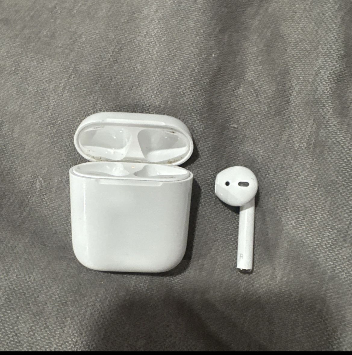 Genuine Apple AirPod 2nd Gen (Right Pod Only + Case) Works & Tested