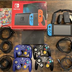 Nintendo Switch 1 w/ 4 Controllers
