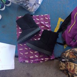 Girl's  Winter Boots.