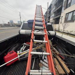 40 Foot Extension Laddder Werner Fiberglass 300 Pound Limit