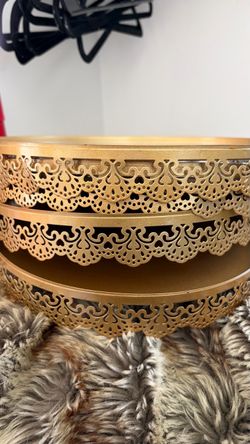 Elegant Gold Cake Stand with Lace