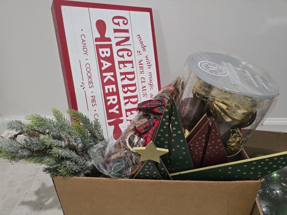 $10 XMas Decor Must Go!